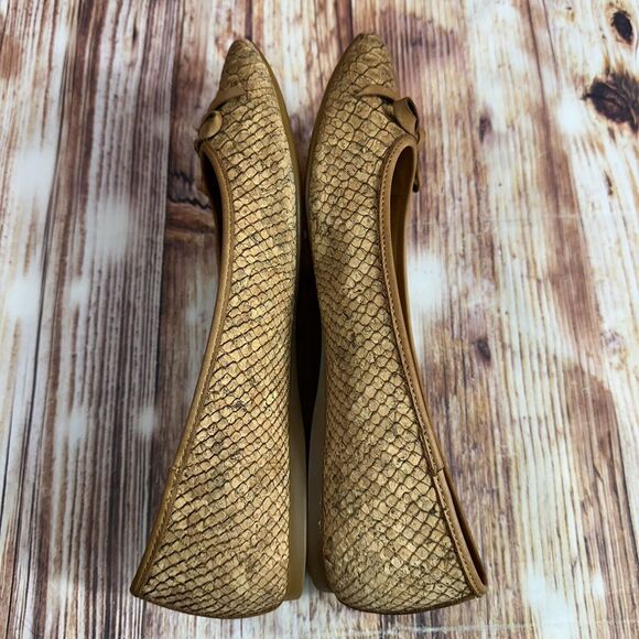 Born CARRIE Women's Size 9 Tan Brown Cork Snake Print Ballet Flats Loafers Shoes - Picture 6 of 10